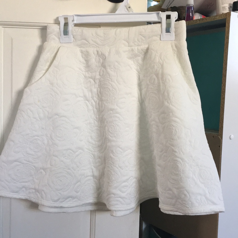 Joe B cream skirt with pockets